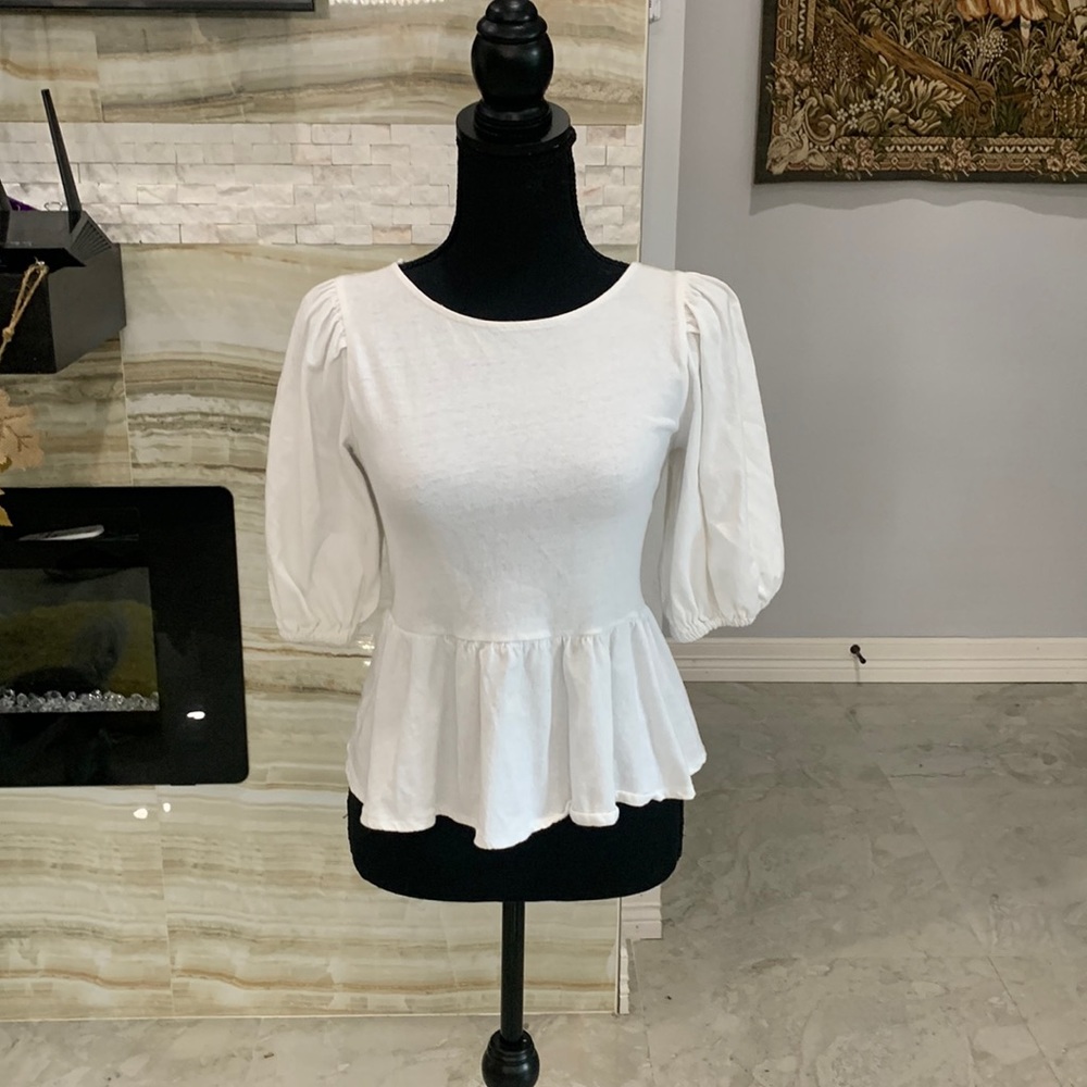 Urban Outfitters Cream Puffy Short Sleeve Top with Z Open Back. Size S. (183)